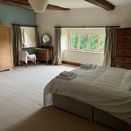 10 Bed Stunning House In Village, With Hot Tub Ovingham Exterior photo