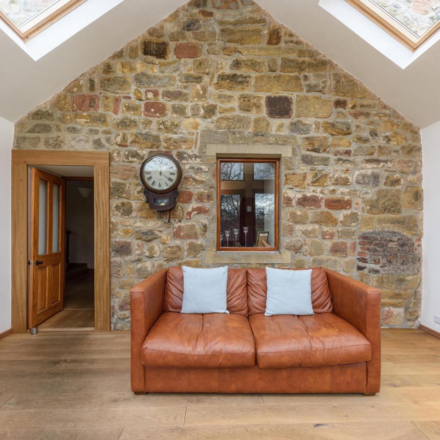10 Bed Stunning House In Village, With Hot Tub Ovingham Exterior photo