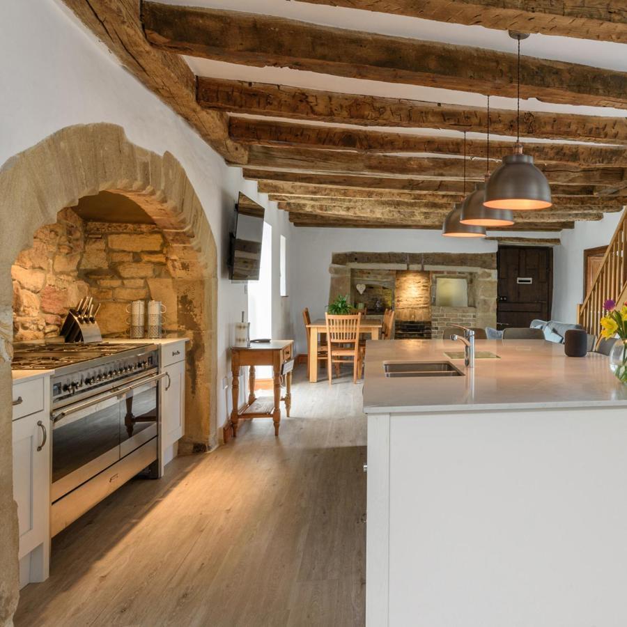 10 Bed Stunning House In Village, With Hot Tub Ovingham Exterior photo