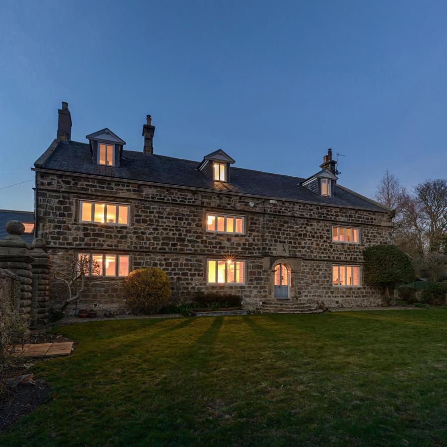 10 Bed Stunning House In Village, With Hot Tub Ovingham Exterior photo