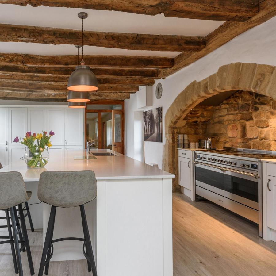 10 Bed Stunning House In Village, With Hot Tub Ovingham Exterior photo