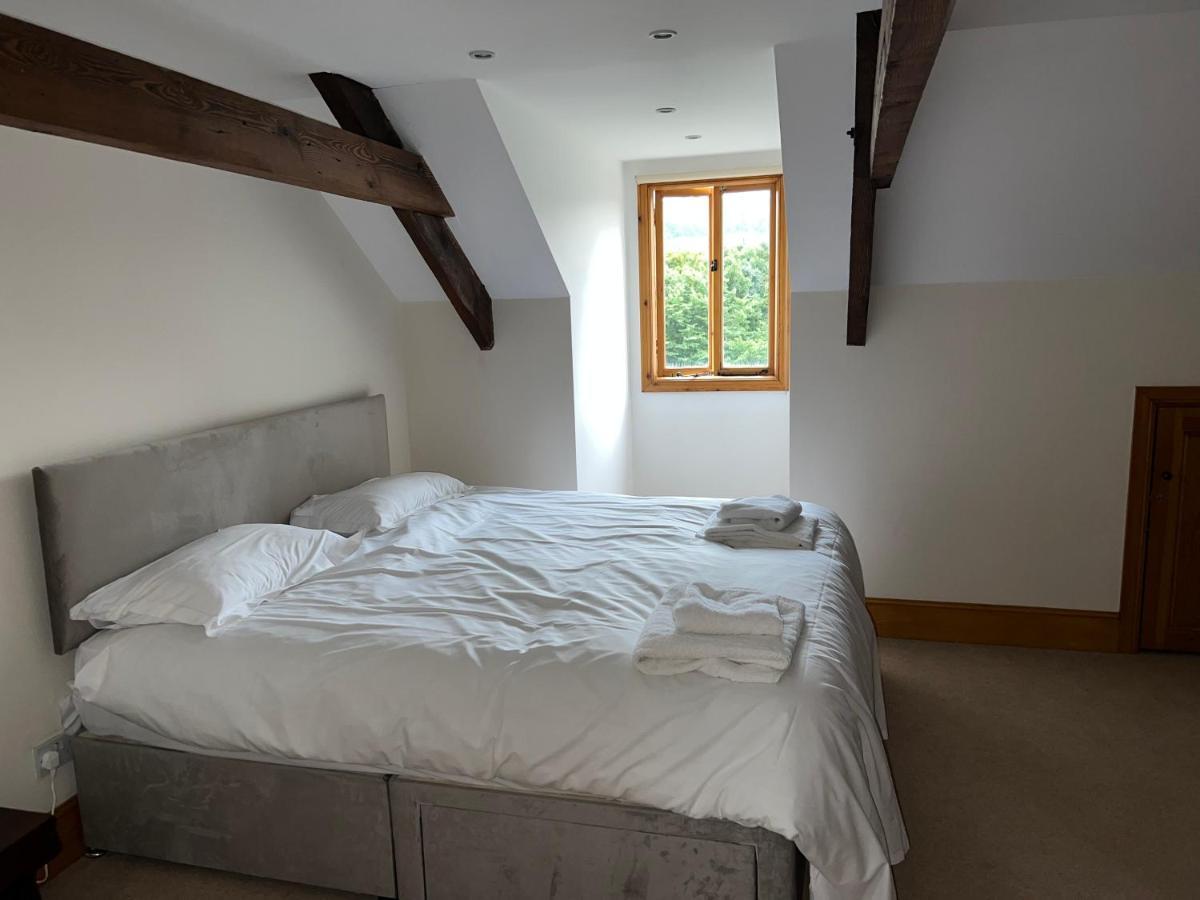 10 Bed Stunning House In Village, With Hot Tub Ovingham Exterior photo