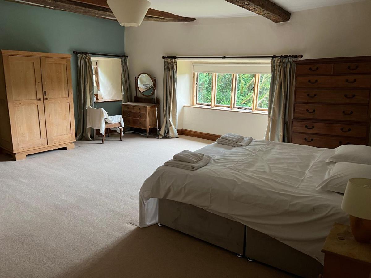 10 Bed Stunning House In Village, With Hot Tub Ovingham Exterior photo