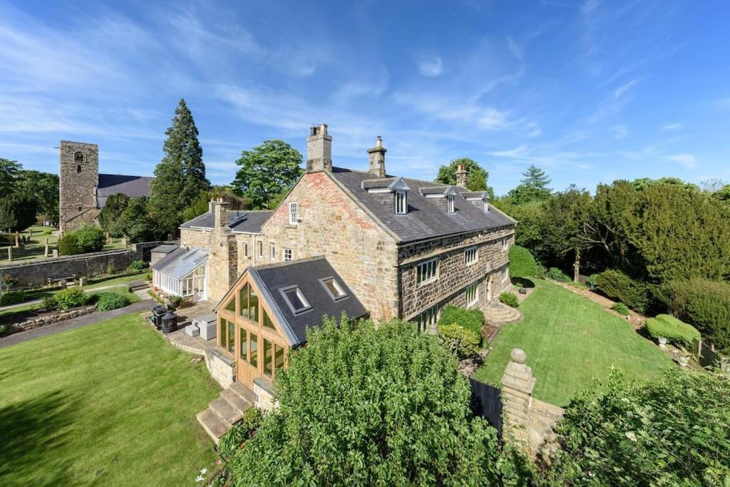 10 Bed Stunning House In Village, With Hot Tub Ovingham Exterior photo