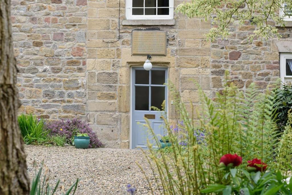 10 Bed Stunning House In Village, With Hot Tub Ovingham Exterior photo