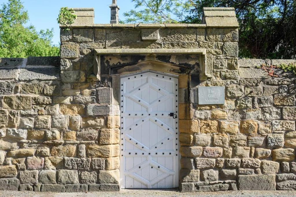 10 Bed Stunning House In Village, With Hot Tub Ovingham Exterior photo