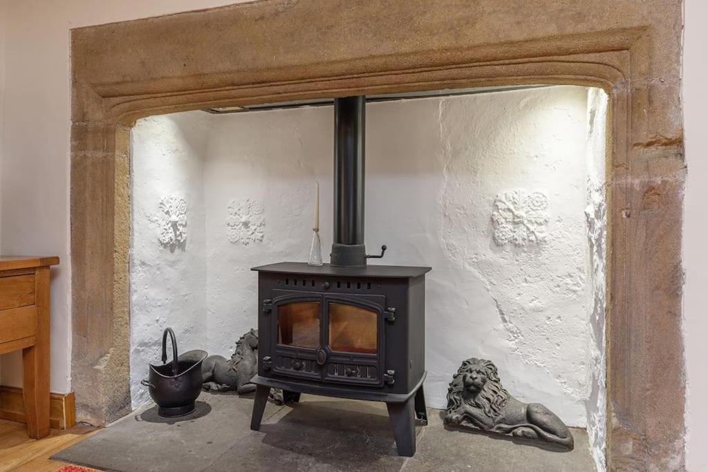 10 Bed Stunning House In Village, With Hot Tub Ovingham Exterior photo