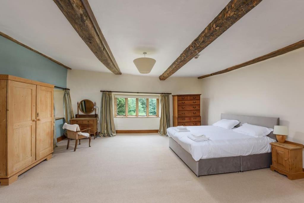10 Bed Stunning House In Village, With Hot Tub Ovingham Exterior photo