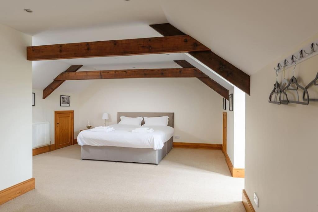 10 Bed Stunning House In Village, With Hot Tub Ovingham Exterior photo